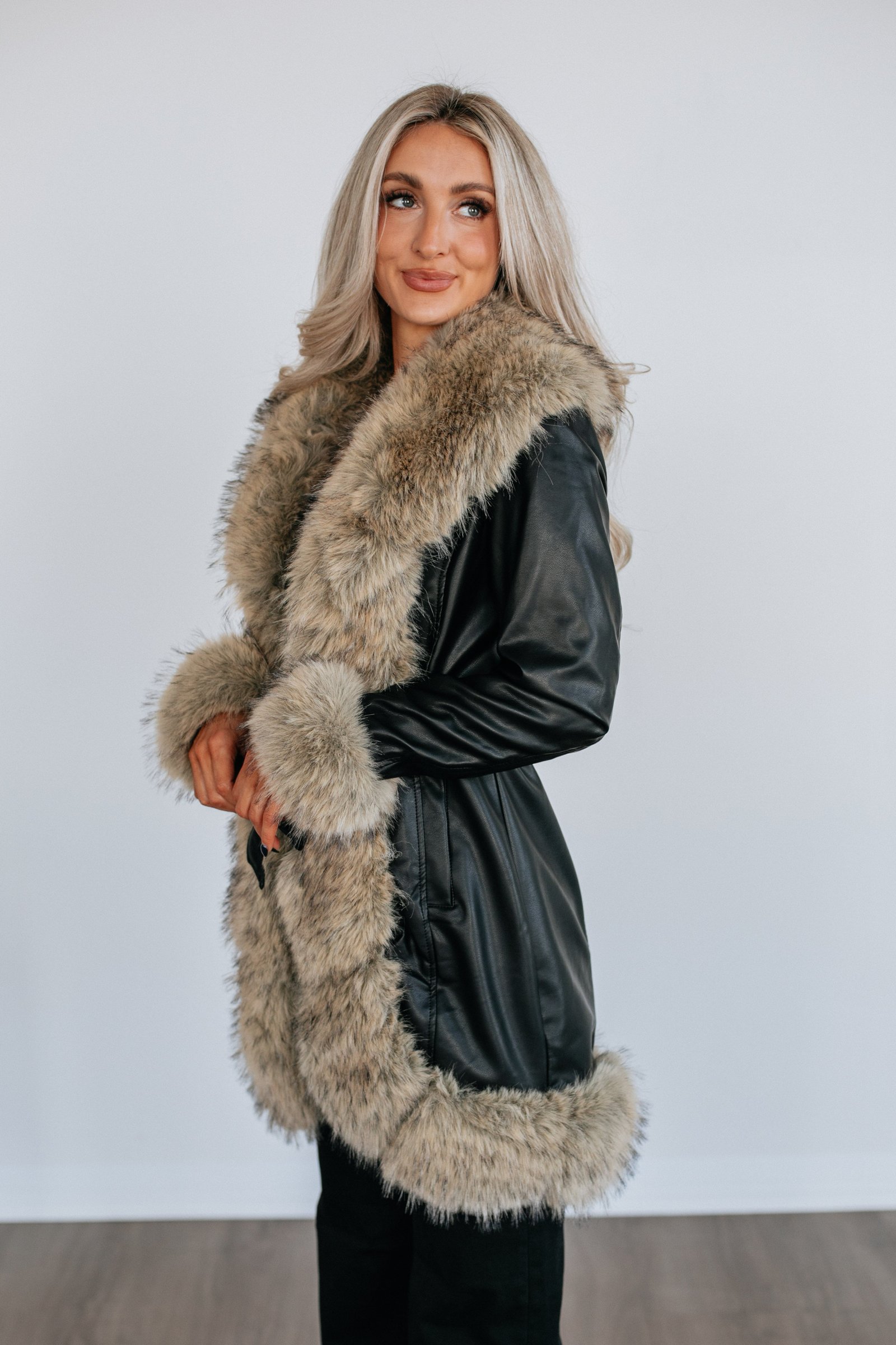 It Girl Aura Coat - Image 4